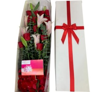 Caja de rosas y Lirios