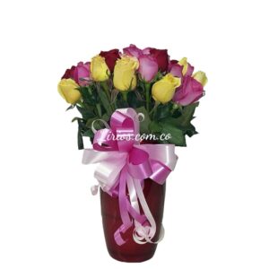 JarrĂłn surtido flores en cali