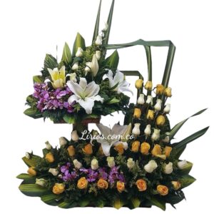 Rosas amarillas blancas y lirios flores en cali